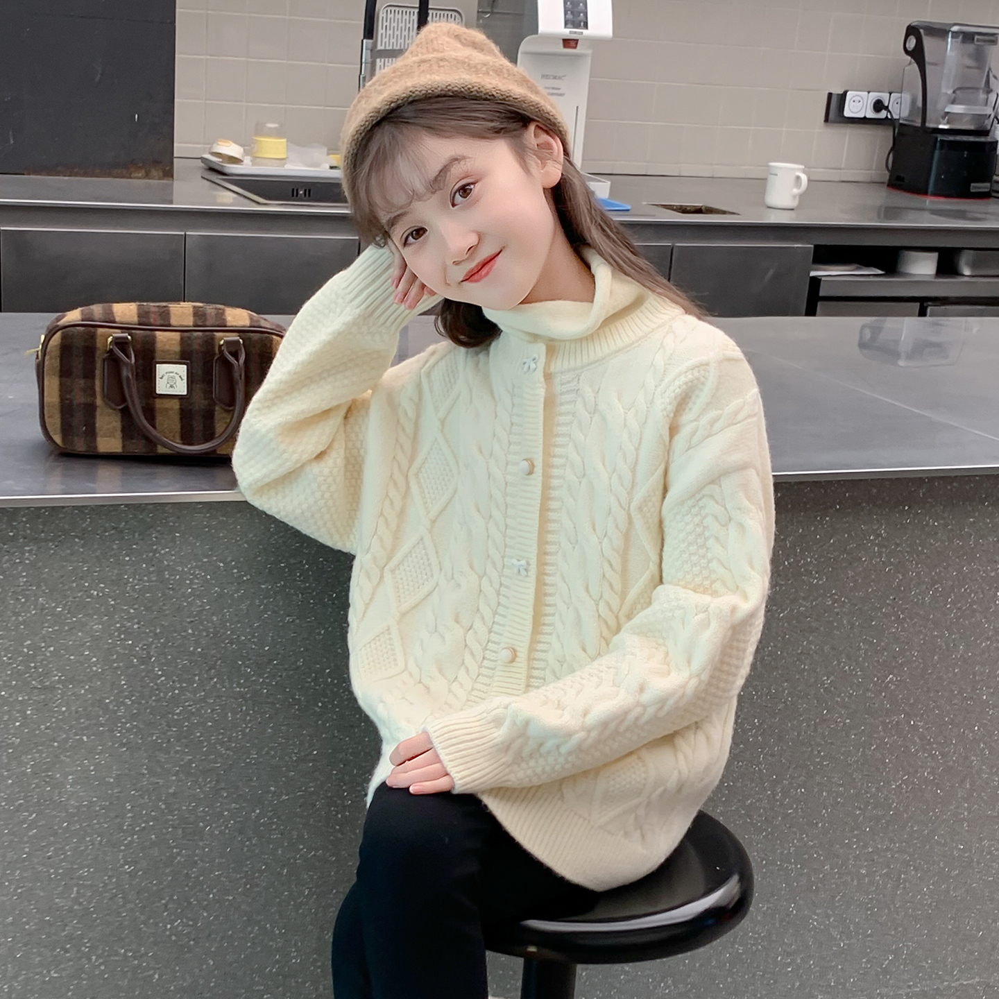 TMM25773-奶油杏外套1