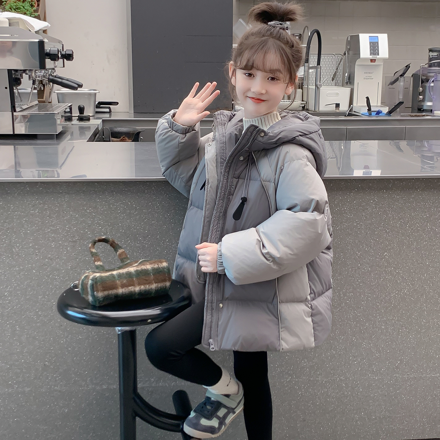 女童冬羽绒服2025新款儿童洋气时髦爆款加厚白鸭绒外套小女孩冬装