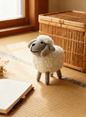 田园风羊咩咩羊毛毡摆件