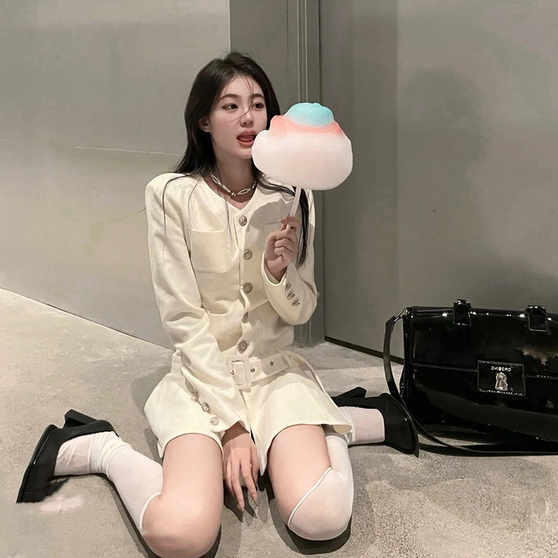 LONG SLEEVE DESIGN SENSE NICHE FRENCH VINTAGE PLEATED SKIRT MILKY WHITE SMALL FRAGRANCE DRESS WOMENS AUTUMN AND WINTER NEW