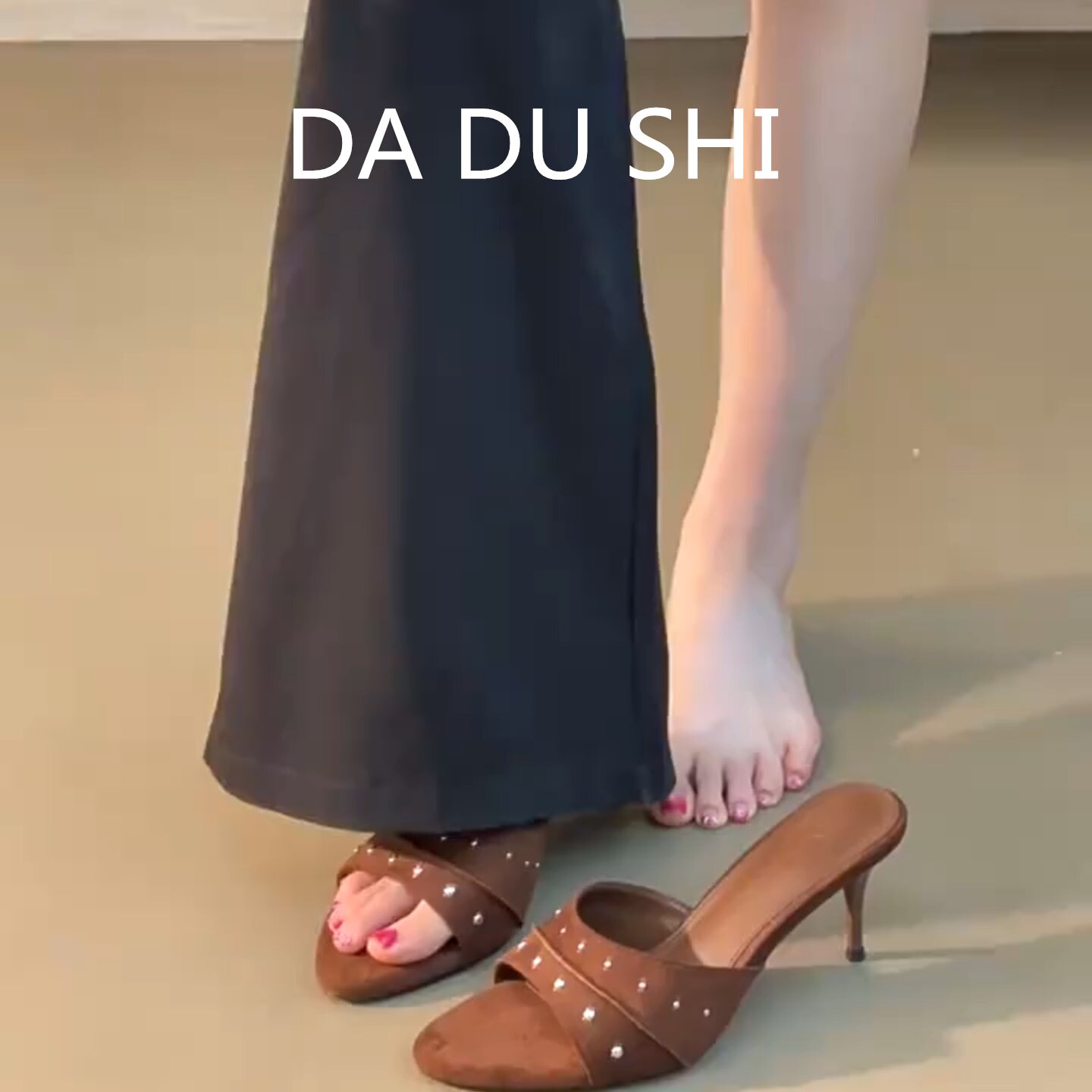 羊皮版·法式铆钉一字拖