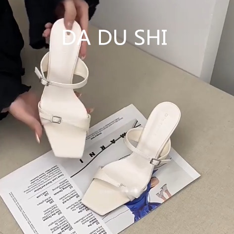 羊皮版~白色皮带扣细跟凉