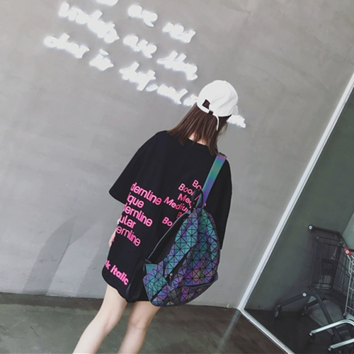 Три дома геометрические алмазные лазерные лазерные рюкзаки женщина 2024 Новый легкий путешествие Большой рюкзак для студентов школьной школьной школьной сумки