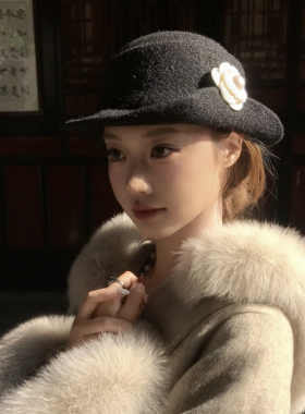 赫本名媛千金风帽子女2025秋冬
