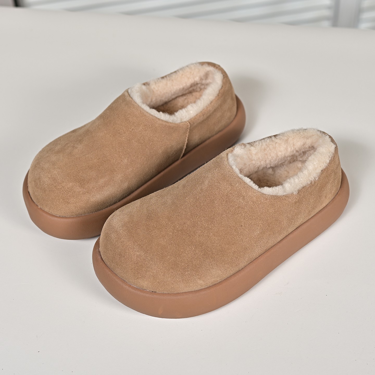 步享栗色羊羔毛深口单鞋女冬季