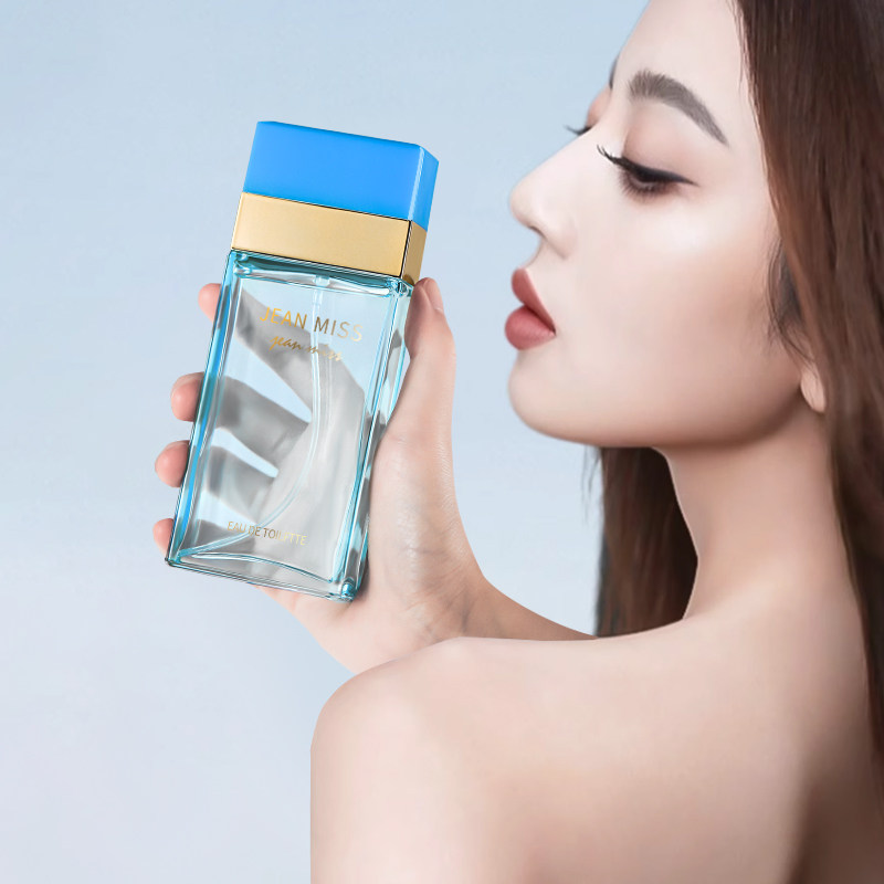 清新浪漫花香浅蓝空灵少女
