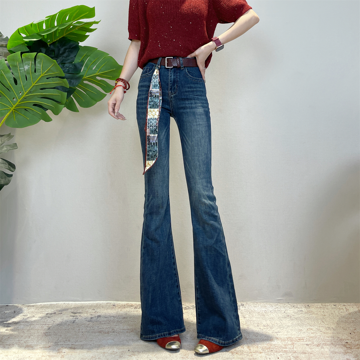 蓝色辣妹微喇牛仔裤女秋季2025新款小个子裤子修身高腰显瘦喇叭裤