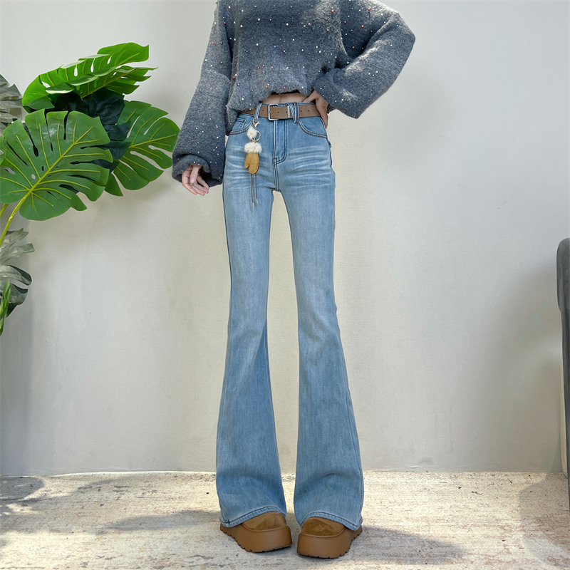 迪否冬季加绒显瘦高腰微喇牛仔裤