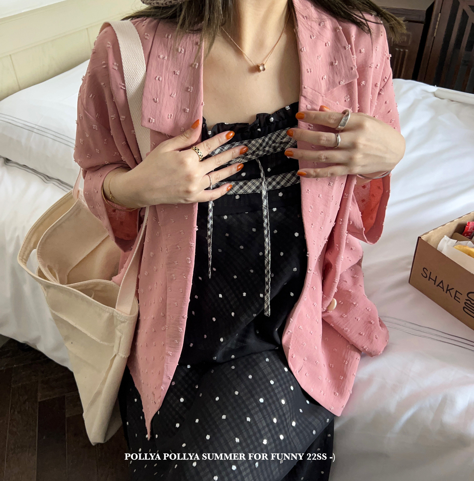 POLLYNENE吃饭冠军 鬼马系妹妹 烫银波点格纹吊带裙开衩连衣裙