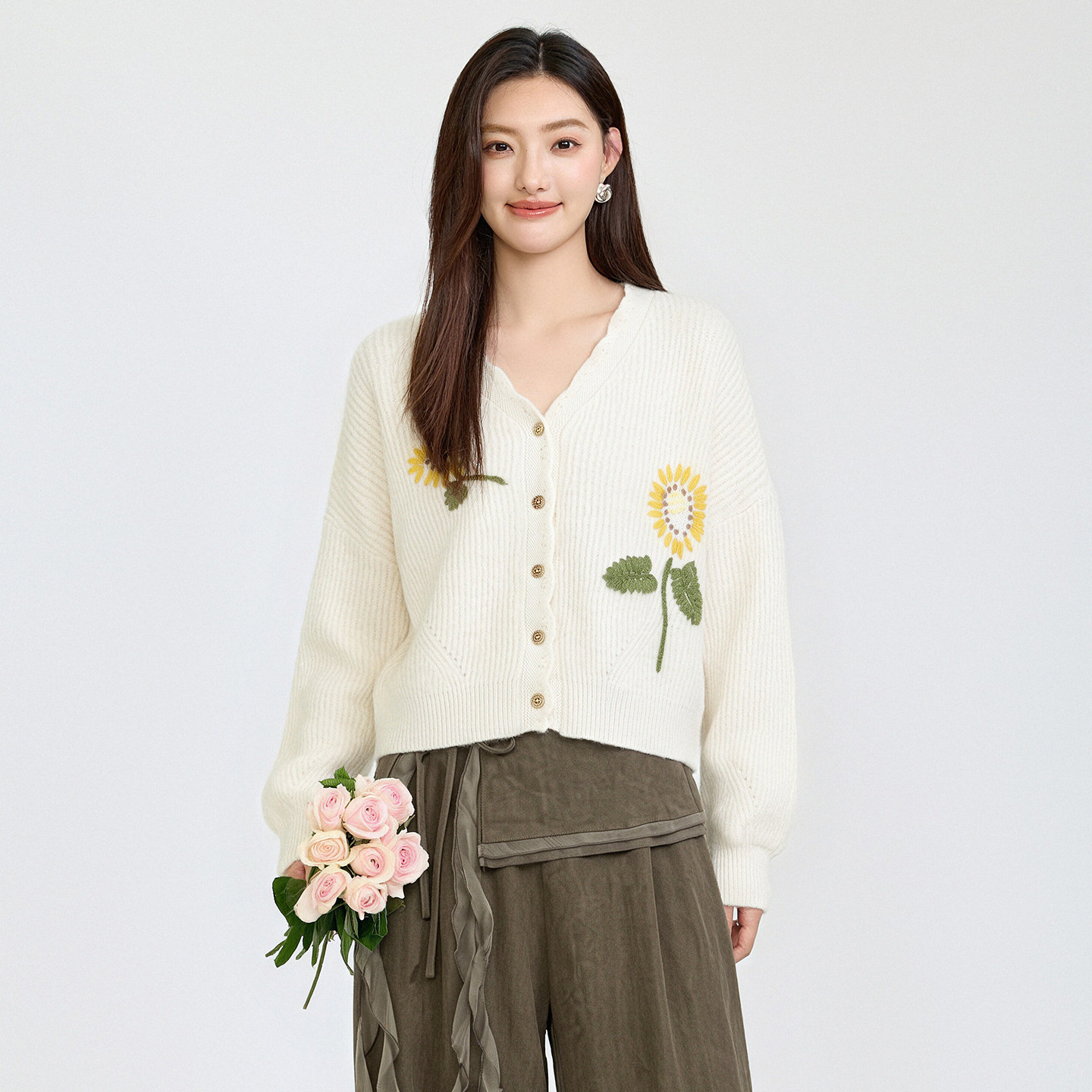 芭依璐2026秋季新款高级感圆领开衫甜美宽松慵懒风毛衣针织衫上衣