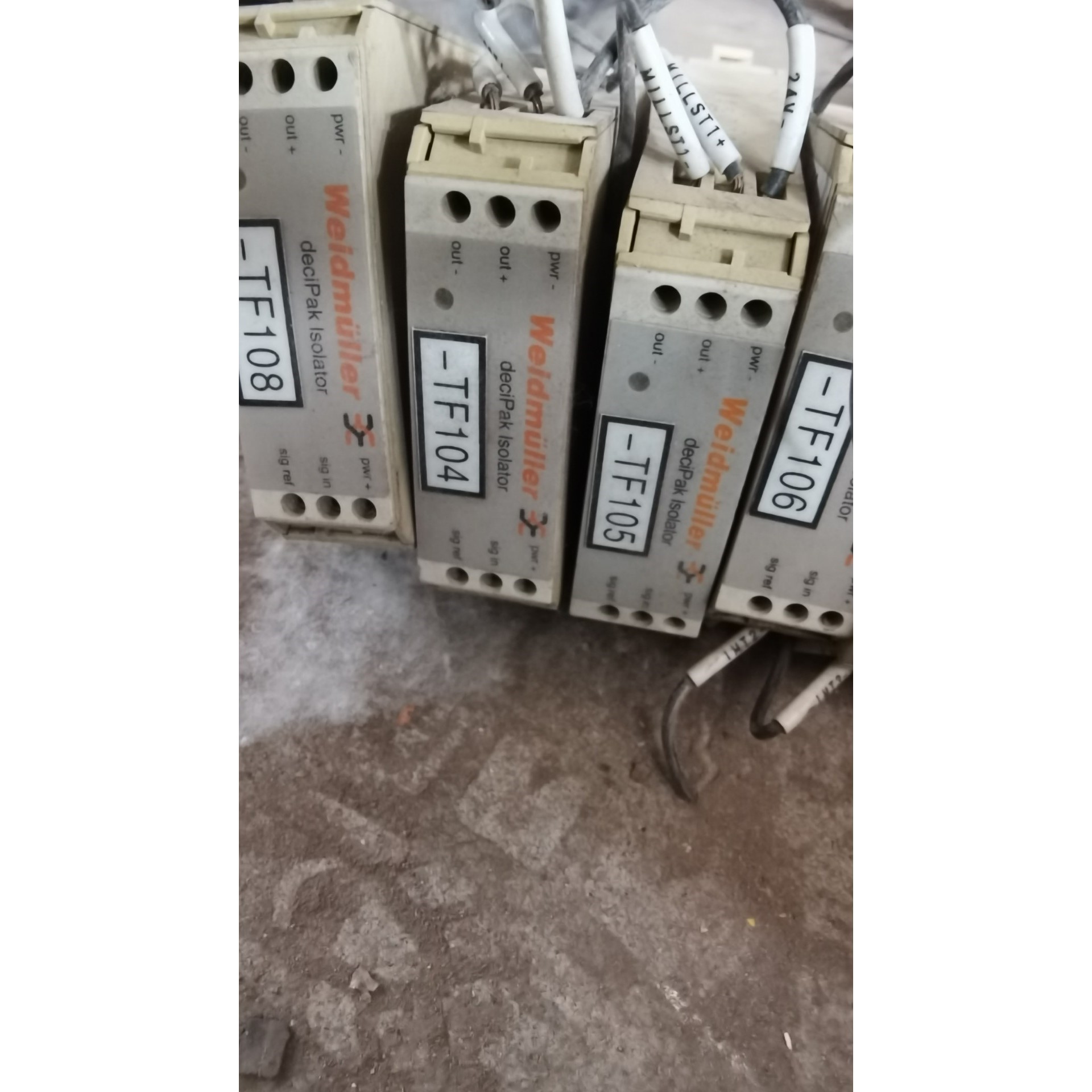 魏德米勒中间继电器DRM270730L2开两闭8脚AC230