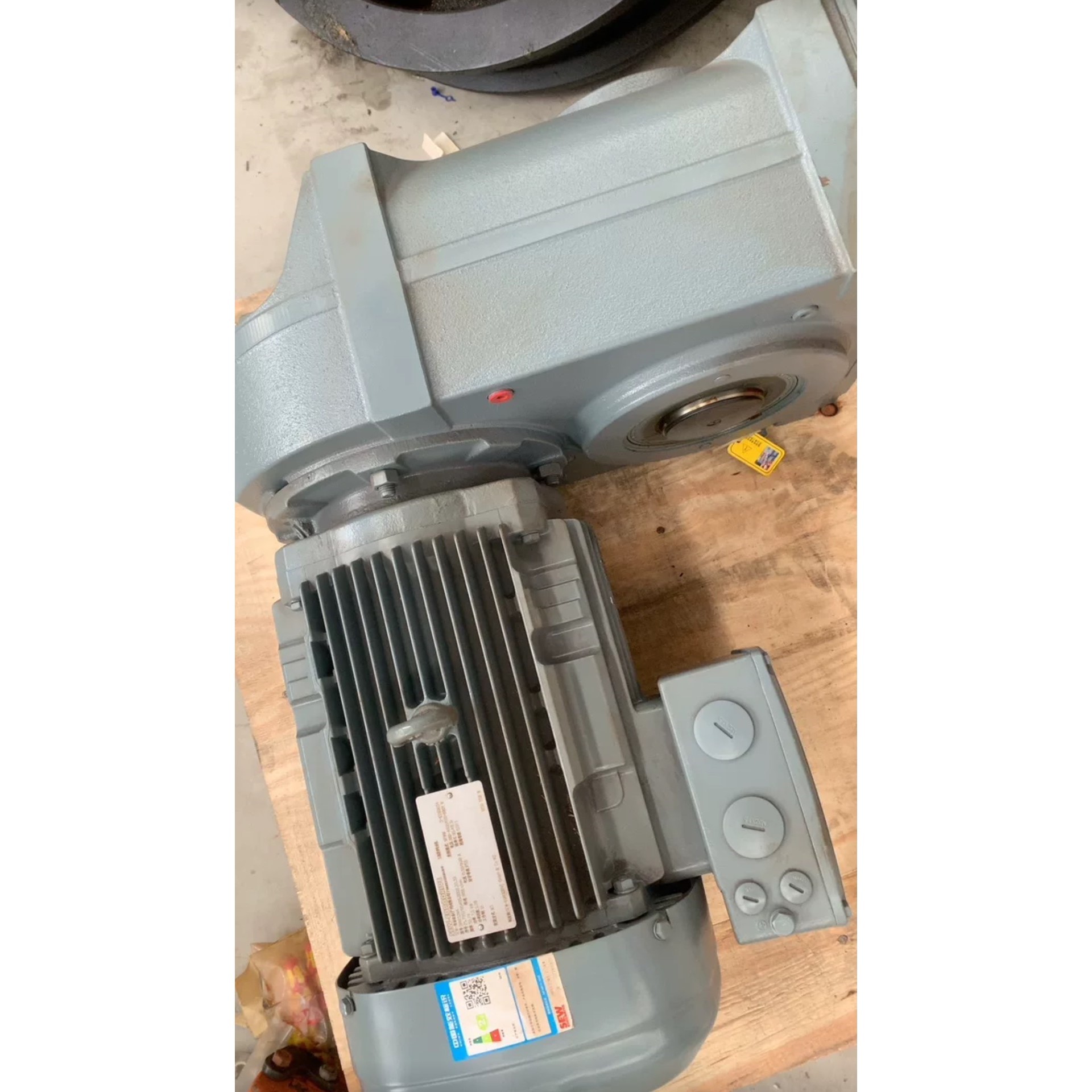 SEW全新减速机整套FA87 DRN132M4 /7.5kw