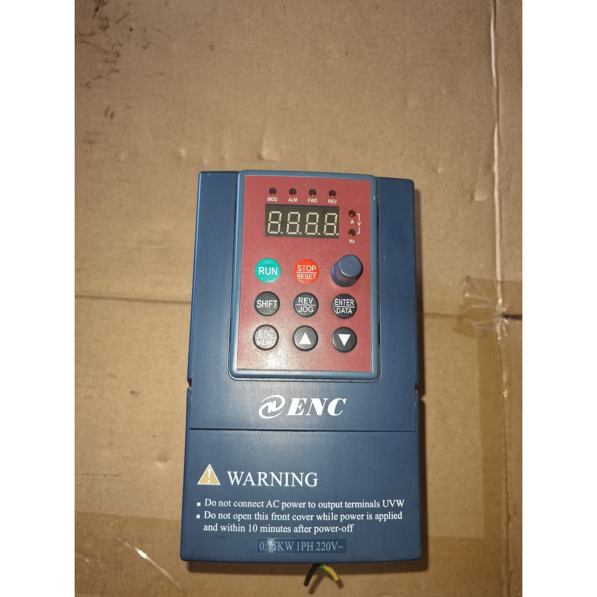 易能变频器EDS800-2S007N 0.75KW 220V