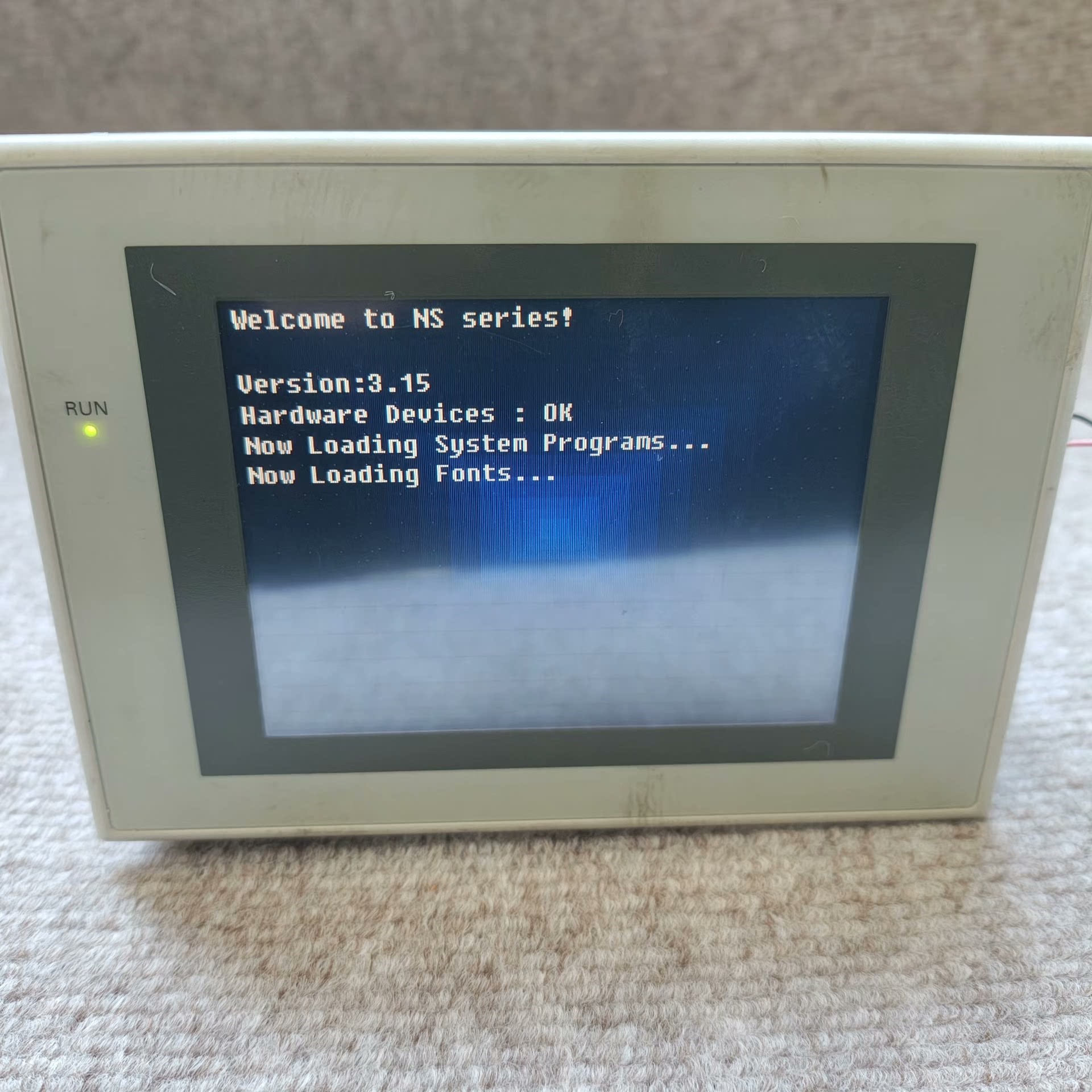 二手工业触摸屏NS5-TQ10-V2-DN8