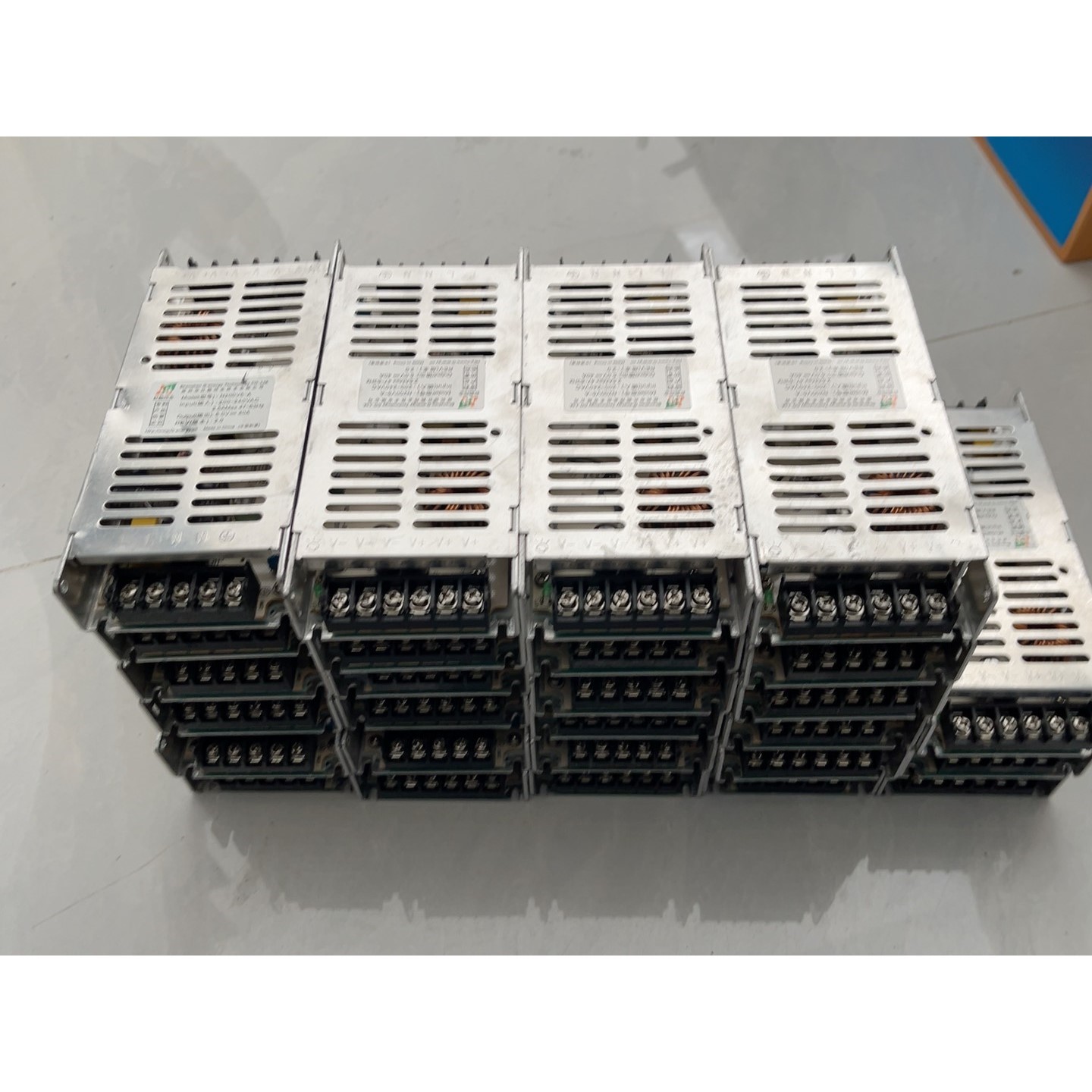 巨能伟业电源N200V5-A全新正品200W,5V40A电源