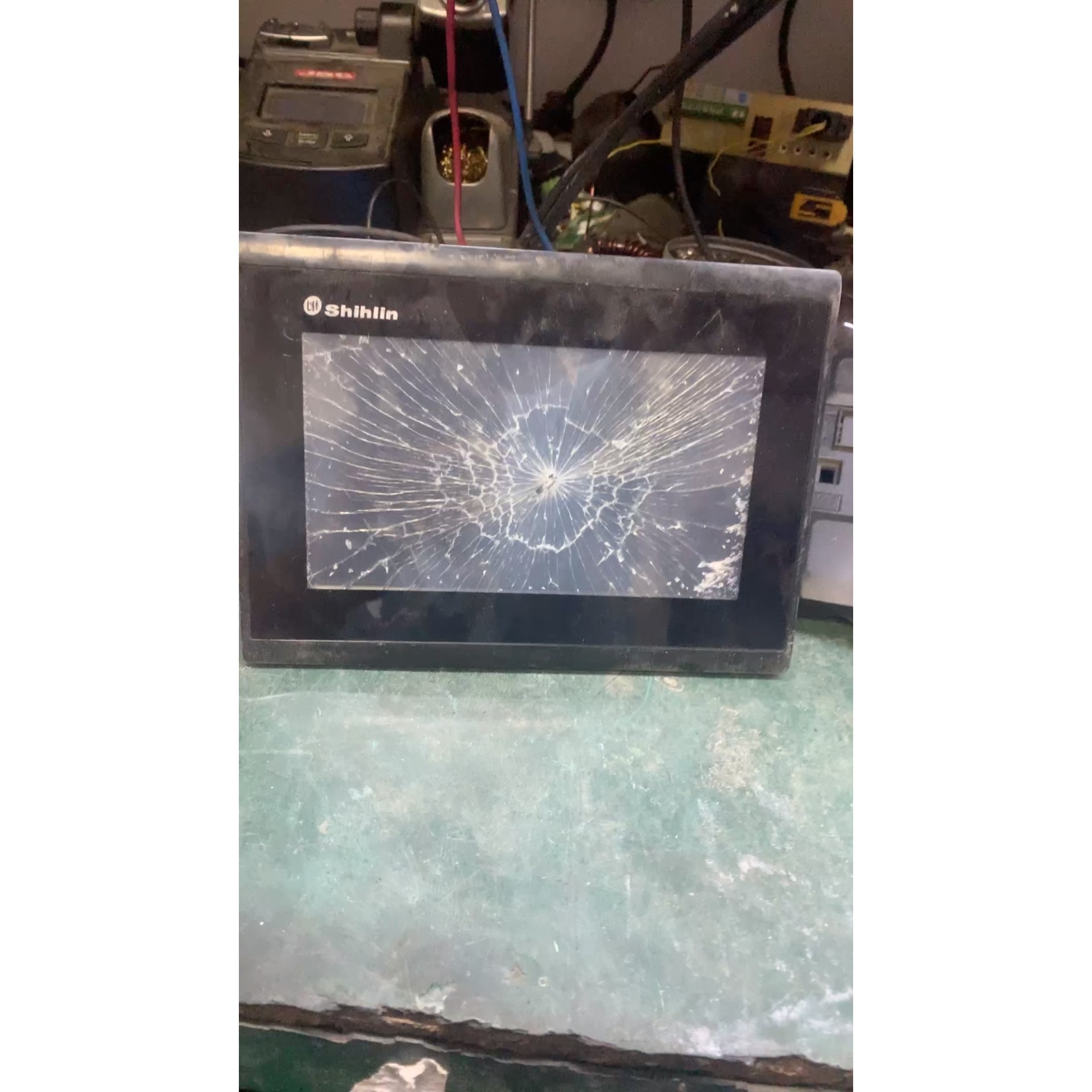 EC207-CT10S-CN 士林触摸屏 触摸磕碎了 开机如