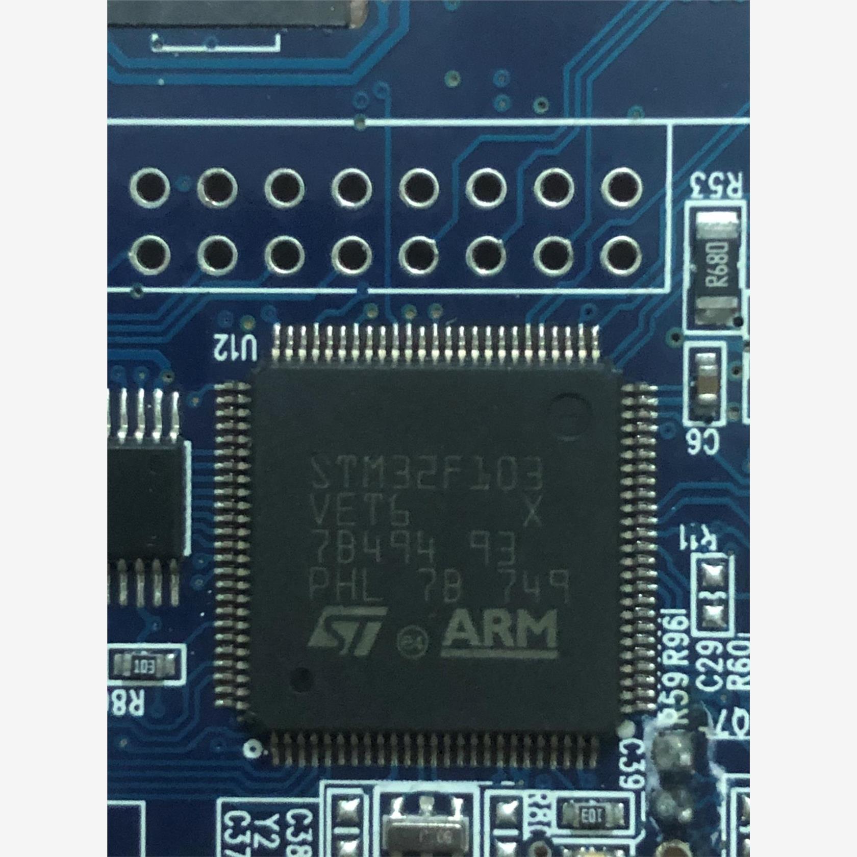 stm32f103vet6，单片机芯片，芯片都很漂亮，有需要