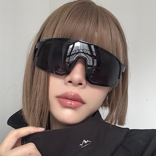 运动户外骑行眼镜防风墨镜女潮大框显脸小防紫外线连体太阳镜男款