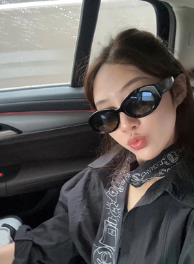 黑色边框墨镜女款高级感