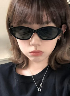 复古欧美风猫眼墨镜女款高级感显脸小2025新款方圆脸黑色太阳眼镜