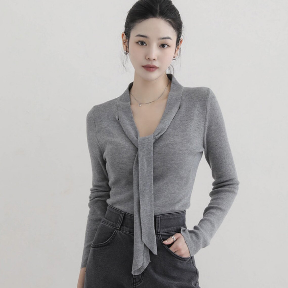 韩国正品飘带深v领针织衫减龄好看女式官网代购气质设计感短上衣
