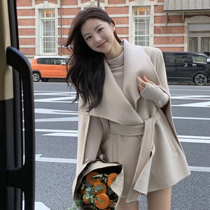 时尚设计感A字版羊毛呢外套加厚内胆女attrangs韩国代购斗篷大衣