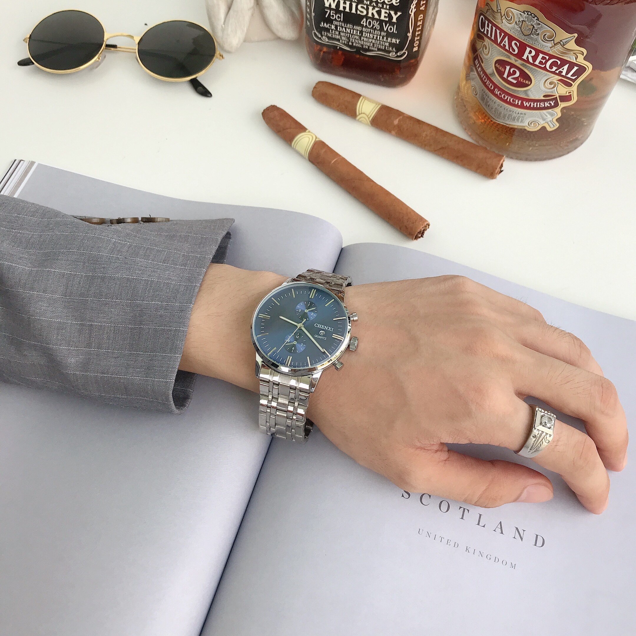 男士钢带手表商务腕表超薄防水大表盘潮流时尚个性夜光日历石英表