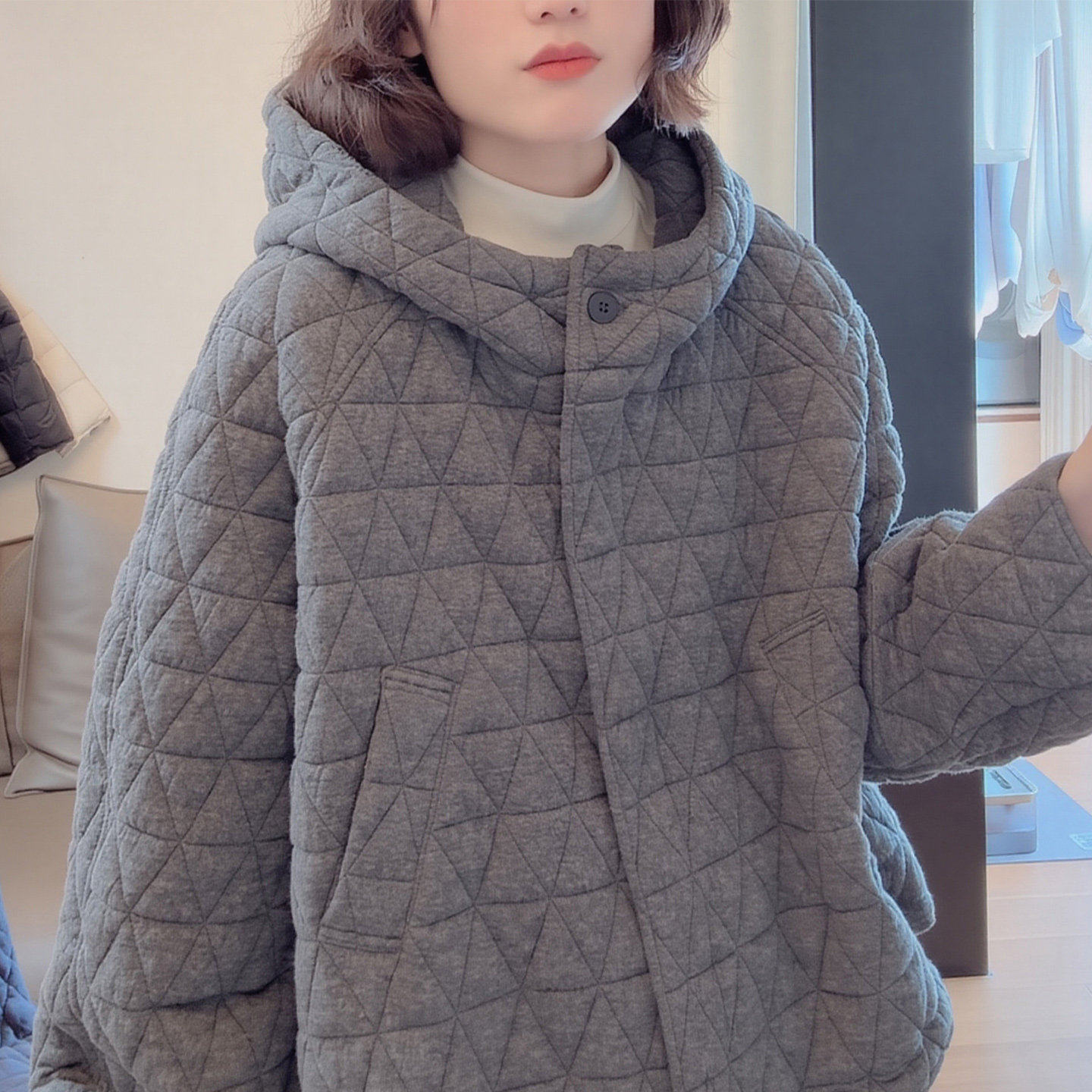 2026年冬季新款大码女装胖MM日常宽松通勤百搭款灰色连帽长袖外套