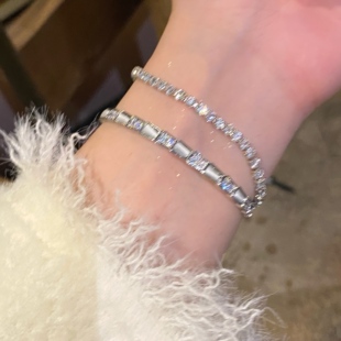 「纯欲教主」然后我们跳舞了简约贝母满钻锆石超闪高级感手镯手环