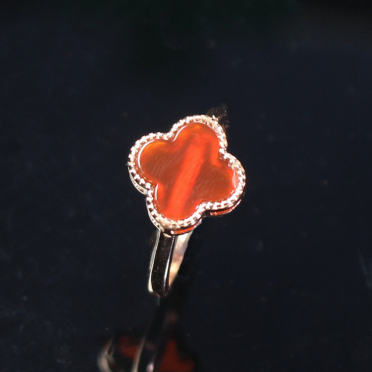 天然红玛瑙四叶草戒指