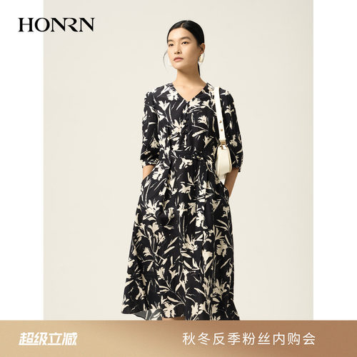 红人V领收腰印花裙，丝棉透气