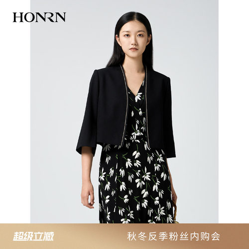 红人轻熟优雅黑色袖口开叉短外套