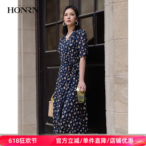 HONRN/红人v领收腰显瘦连衣裙