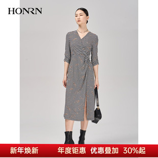HONRN 红人V领圆点印花收腰打结侧开叉显瘦连衣裙女春秋HI39OL543