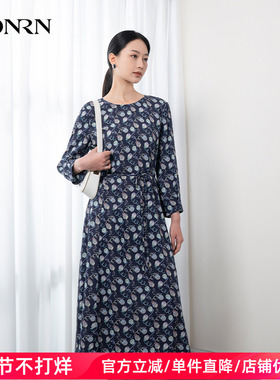 HONRN/红人藏蓝色印花圆领系带收腰修身a字连衣裙女春秋HH11OL272