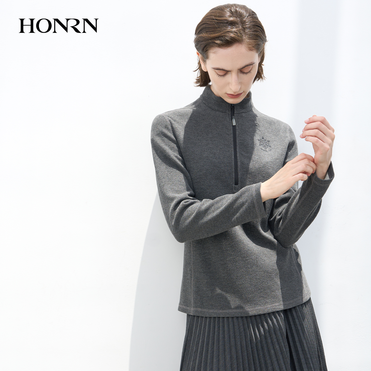 HONRN/红人半拉链立领套头针织衫