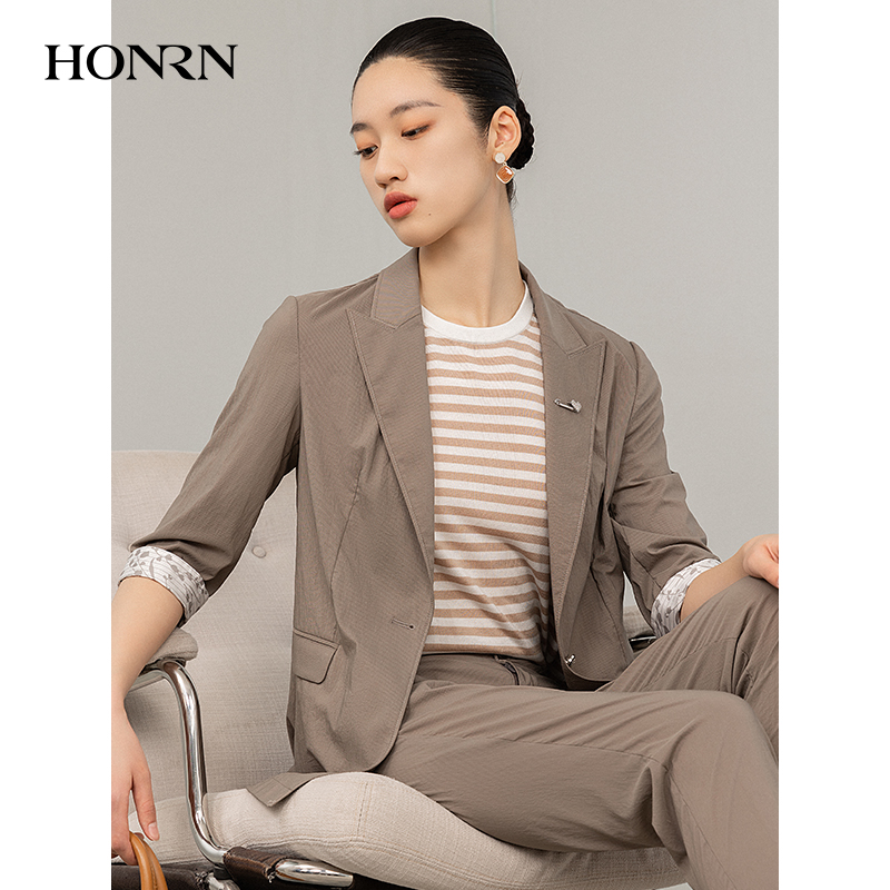 HONRN/红人夏季修身薄款休闲气质显瘦西服西装外套女HH22OS840