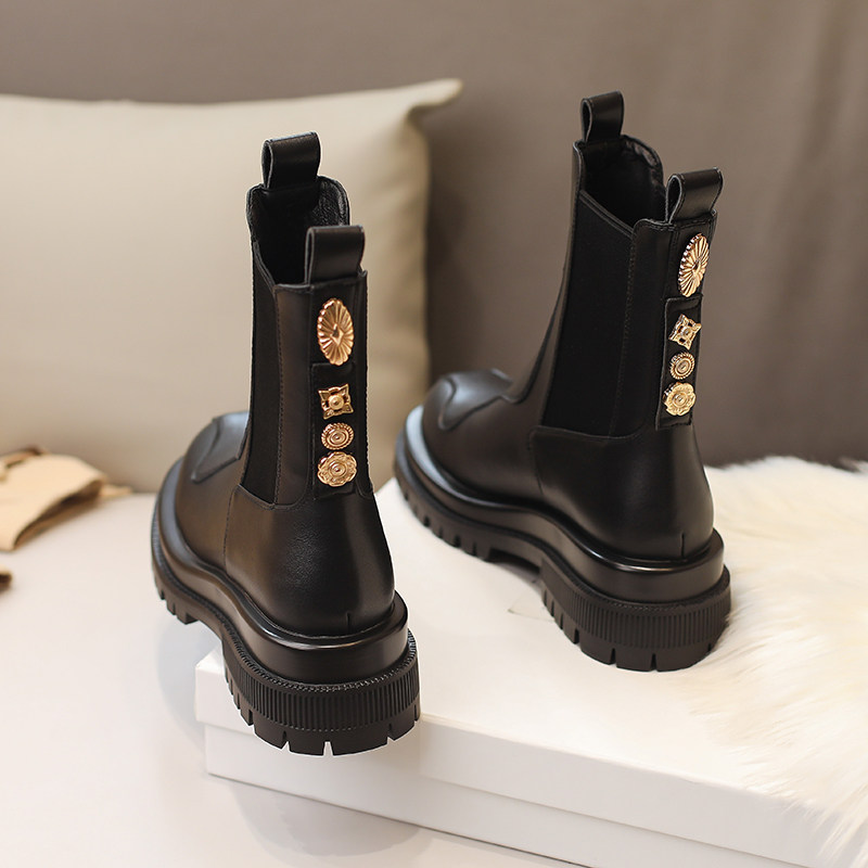 MAO XIONG의  가죽 라운드 발가락 여성용 첼시 굴뚝 부츠 2024 작은 사람들을위한 새로운 흰색 마틴 부츠 두꺼운 밑창 짧은 부츠