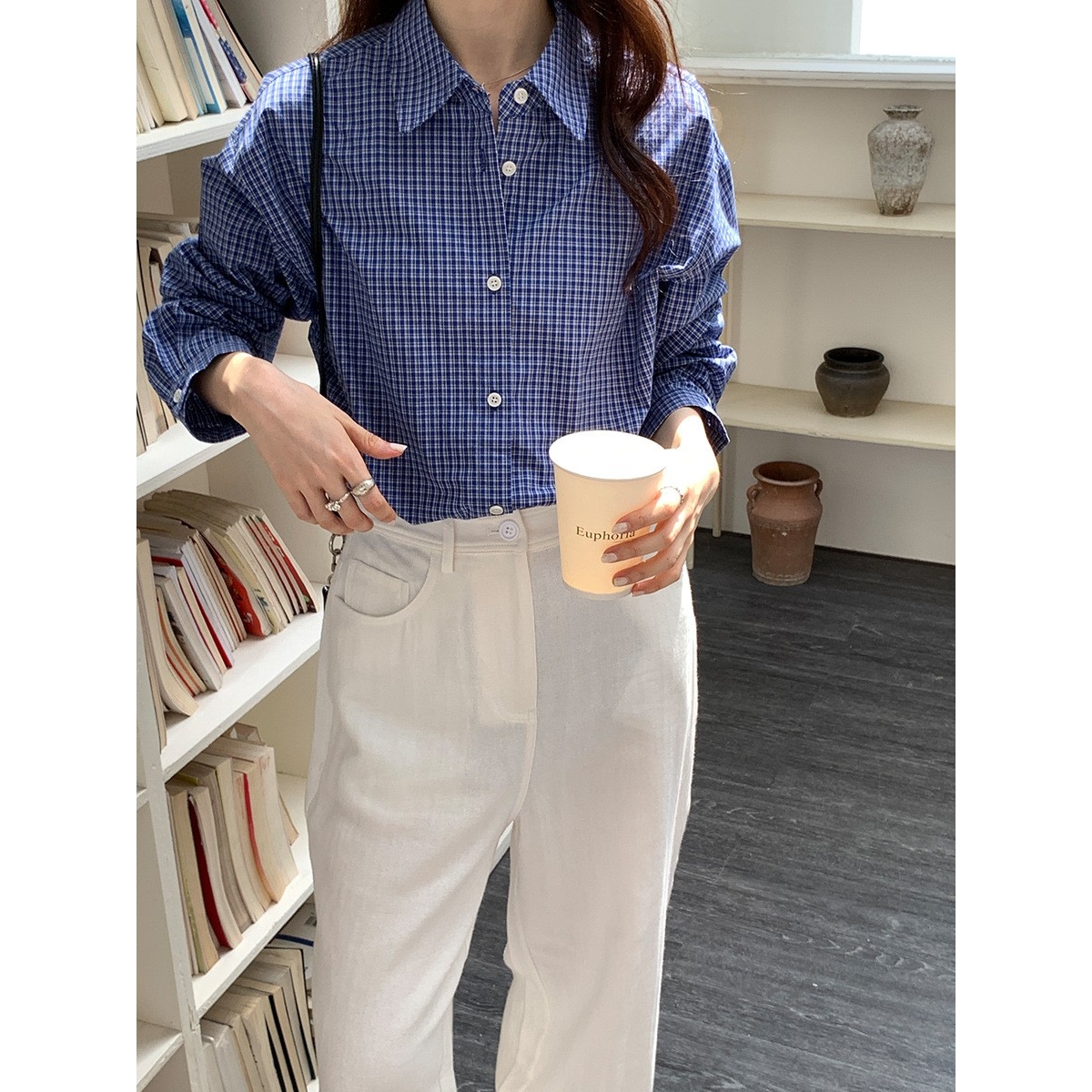 女装休闲长袖格子衬衫女秋季新款韩系宽松挺阔翻领开衫上衣ce97