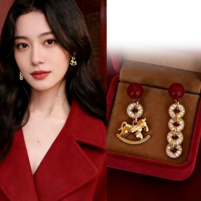 新年本命年马年金色铜钱小马不对称耳钉耳环喜庆耳饰