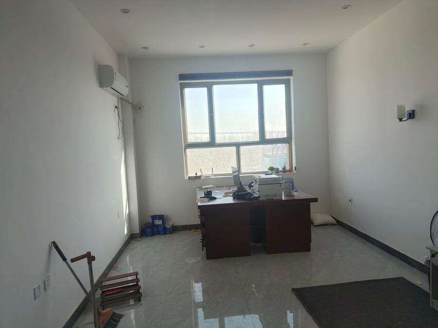 4月2日巴音郭楞蒙古自治州矿业公司房屋建（构）筑物、地上附着物及机器设备一批网络拍卖公告