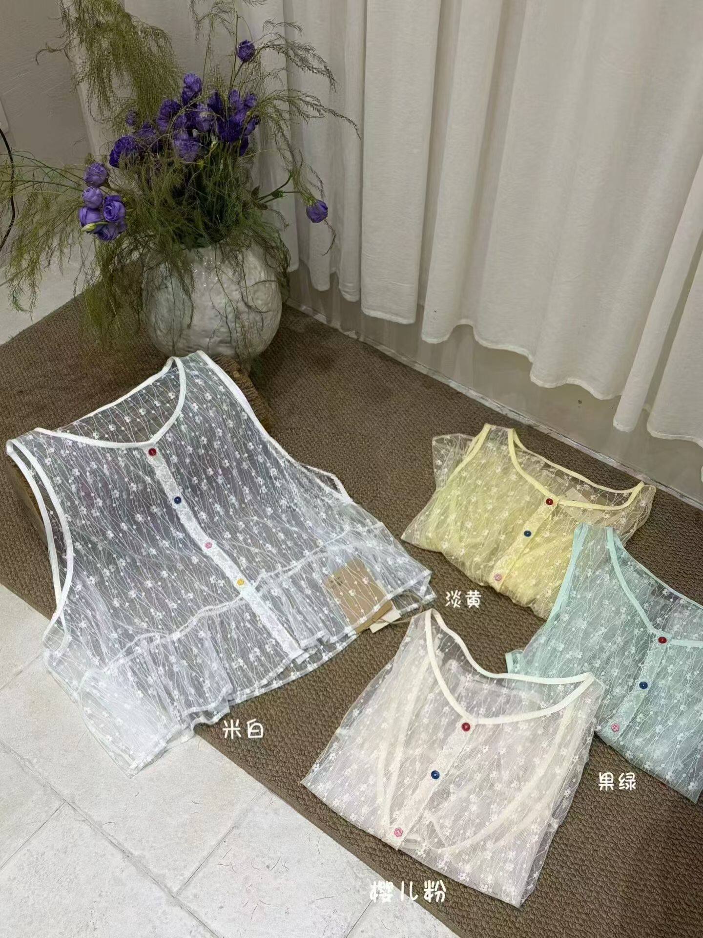 2026春季新款日系文艺复古宽松显瘦百搭纯色刺绣花边马甲女