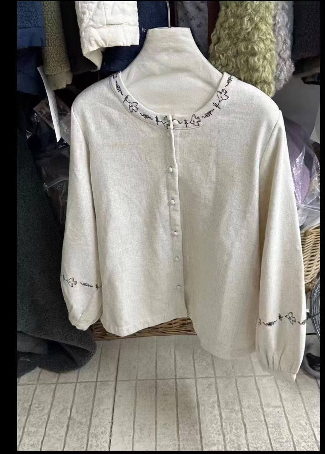2025秋季新款韩版圆领刺绣领麻料加绒衬衫