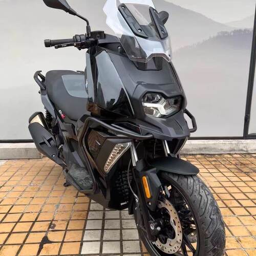 25款宝马C400X改装护杠保险杠