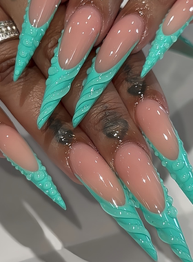 欧美风精致时尚浅粉基底青绿色螺旋纹理杏仁型长款穿戴甲