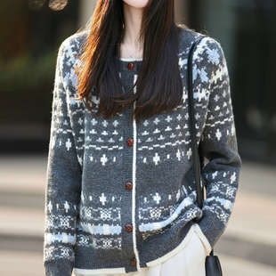 撤柜圆领开衫毛衣慵懒风日系复古针织宽松外套女新款加厚小个子外