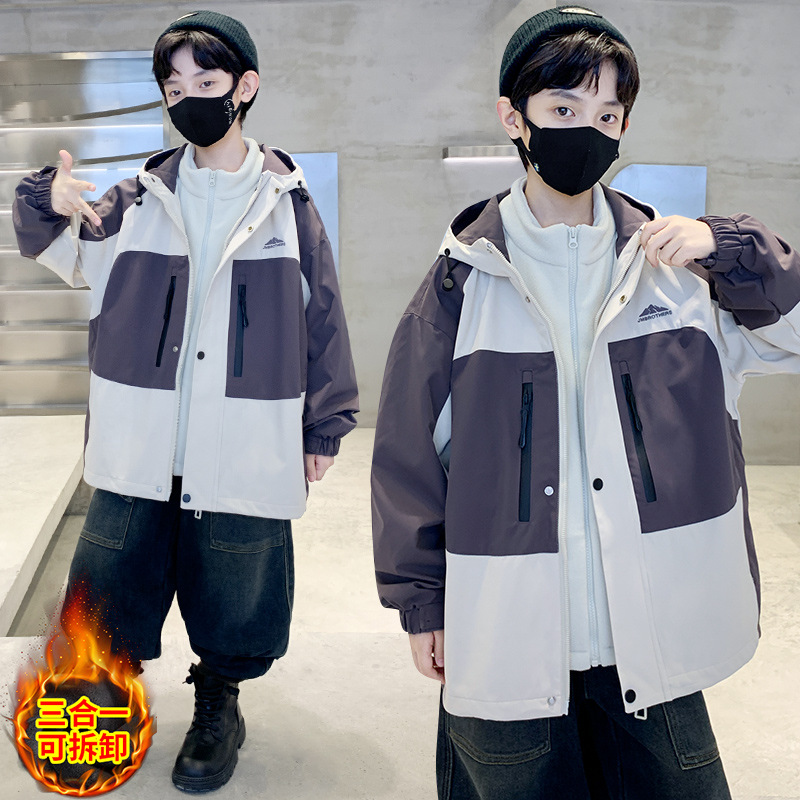 明星同款男童冬季加绒外套新款儿童洋气加厚保暖连帽三合一冲锋衣