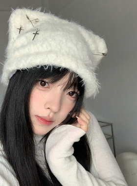 韩版甜美十字架别针猫耳帽女冬季毛茸茸大头围显脸小针织毛线帽潮