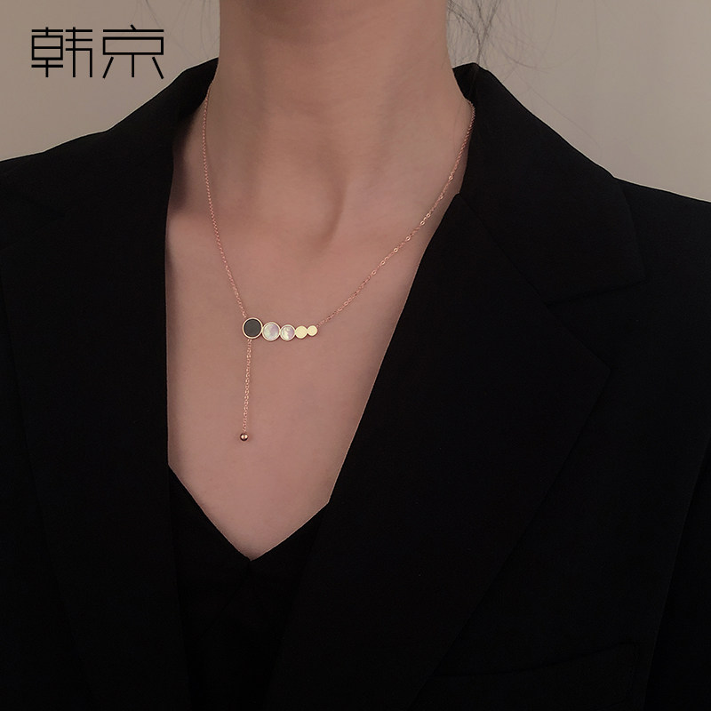 韩京贝壳项链女韩版潮人个性黑白吊坠网红ins气质钛钢锁骨链颈链