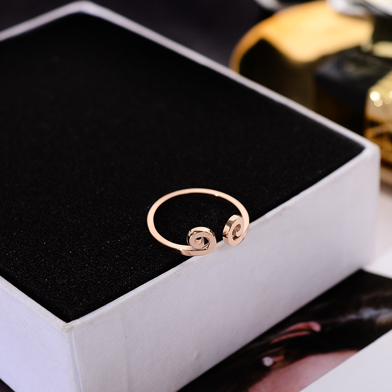 韩京韩版钛钢镀18K玫瑰金戒指男女情侣款对戒指环紧箍咒食指戒子